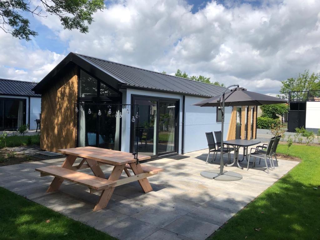 Luxe En Gezellig Chalet Aan Veluwemeer 4 Pers Hulshorst Eksteriør bilde