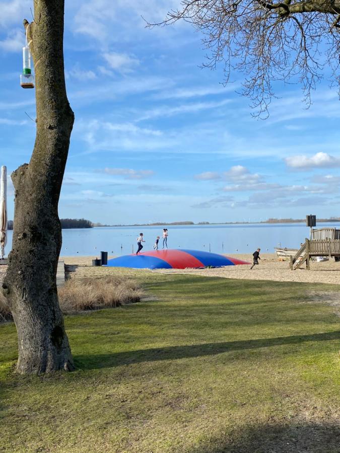 Luxe En Gezellig Chalet Aan Veluwemeer 4 Pers Hulshorst Eksteriør bilde